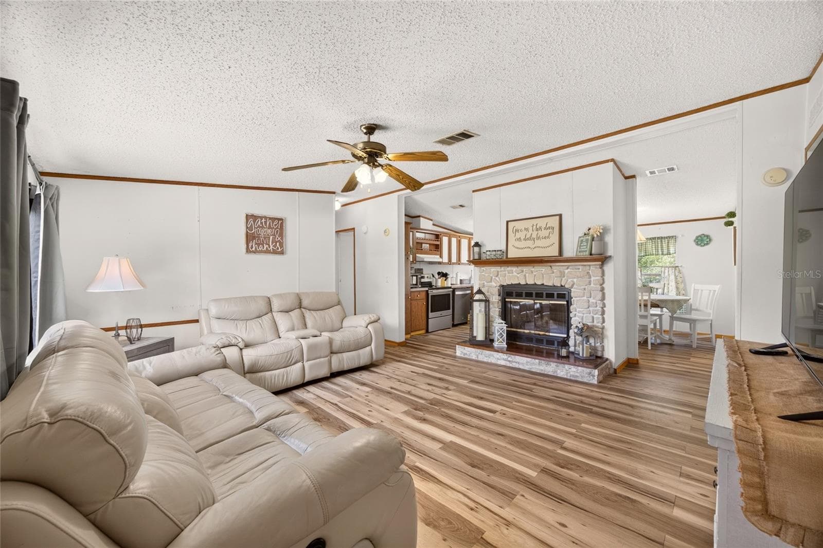 Manufactured Home at 13445 NE 217TH CT, SALT SPRINGS, photo 13 of 68
