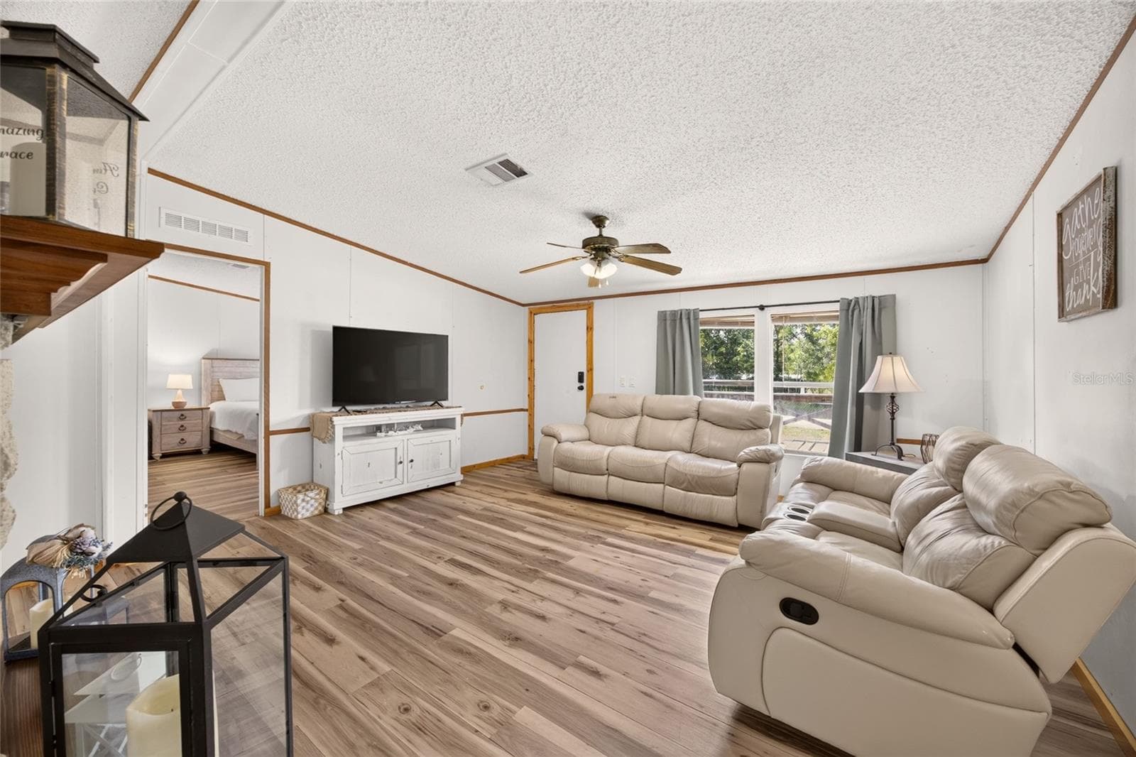 Manufactured Home at 13445 NE 217TH CT, SALT SPRINGS, photo 15 of 68