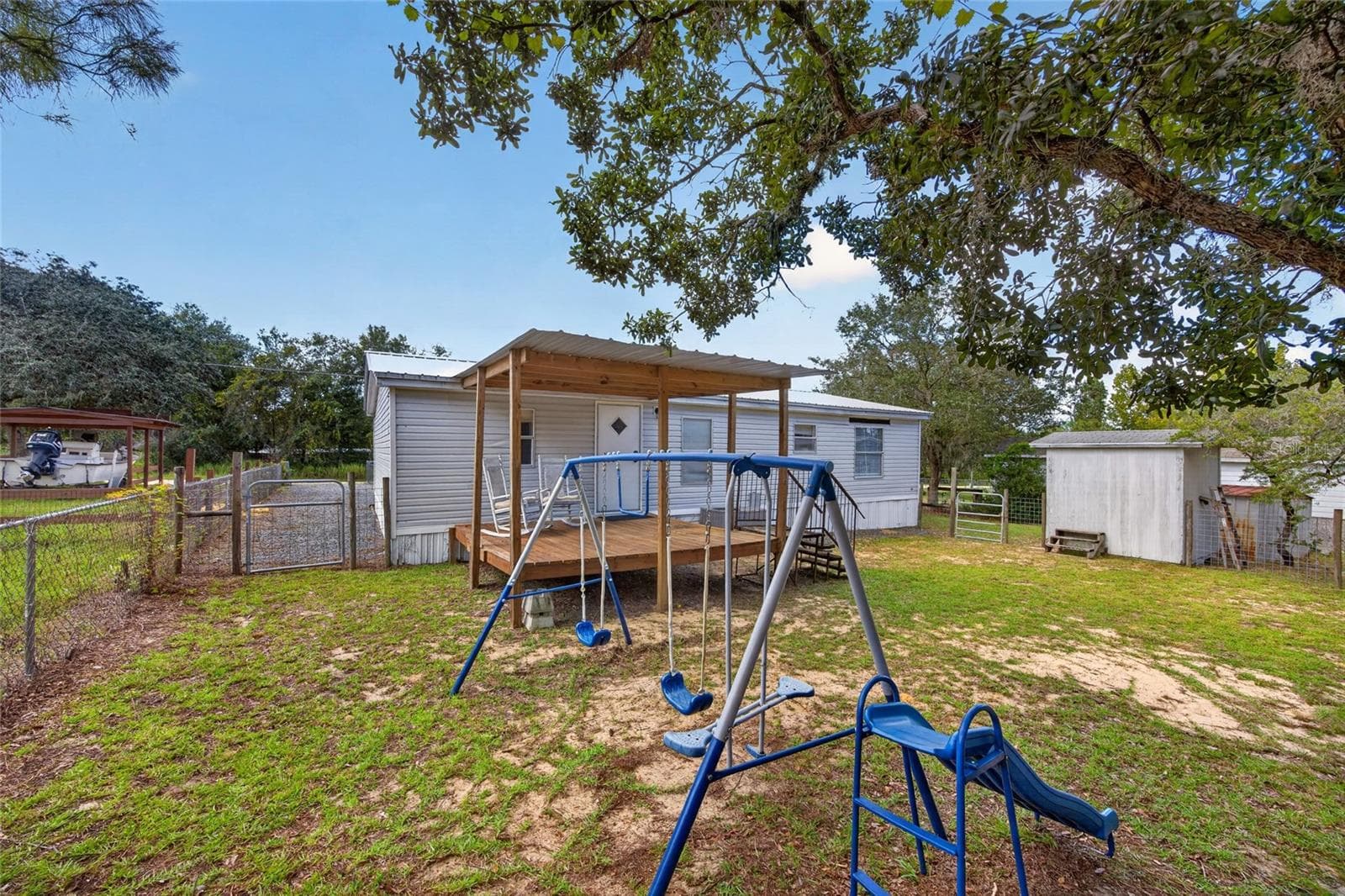 Manufactured Home at 13445 NE 217TH CT, SALT SPRINGS, photo 43 of 68