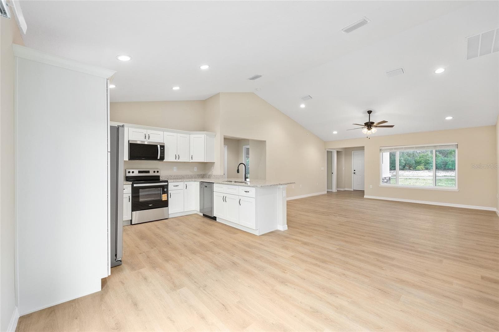 Single Family Residence at 23396 SW ANCHOR BLVD, DUNNELLON, photo 9 of 35