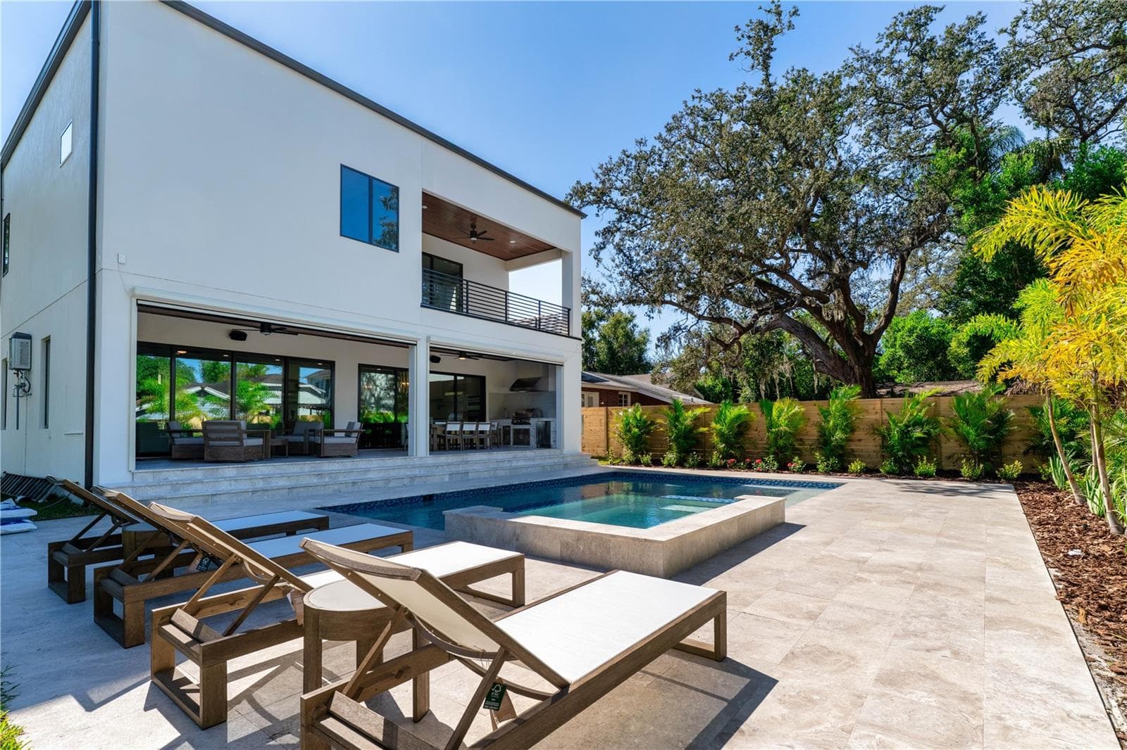 Single Family Residence at 904 W FRIBLEY ST, TAMPA, photo 6 of 29