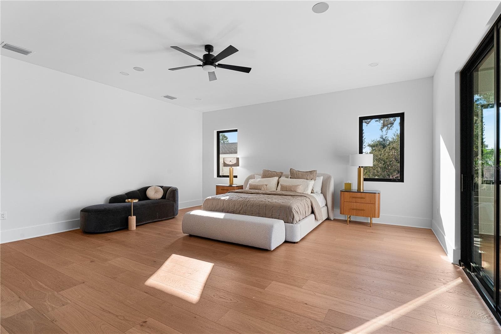 Single Family Residence at 904 W FRIBLEY ST, TAMPA, photo 18 of 29
