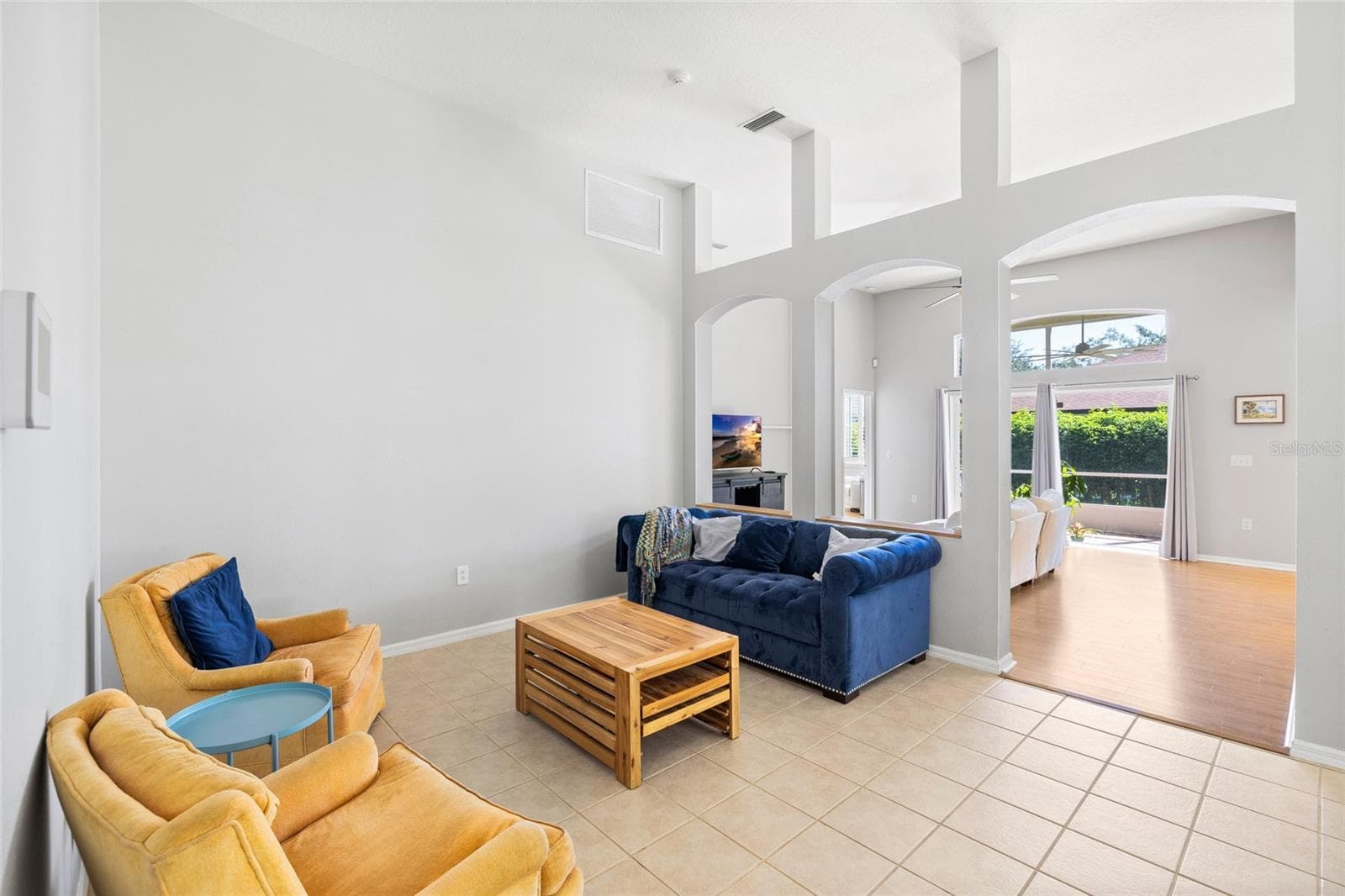 Single Family Residence at 6020 MARTINGLADE PL, LITHIA, photo 11 of 75