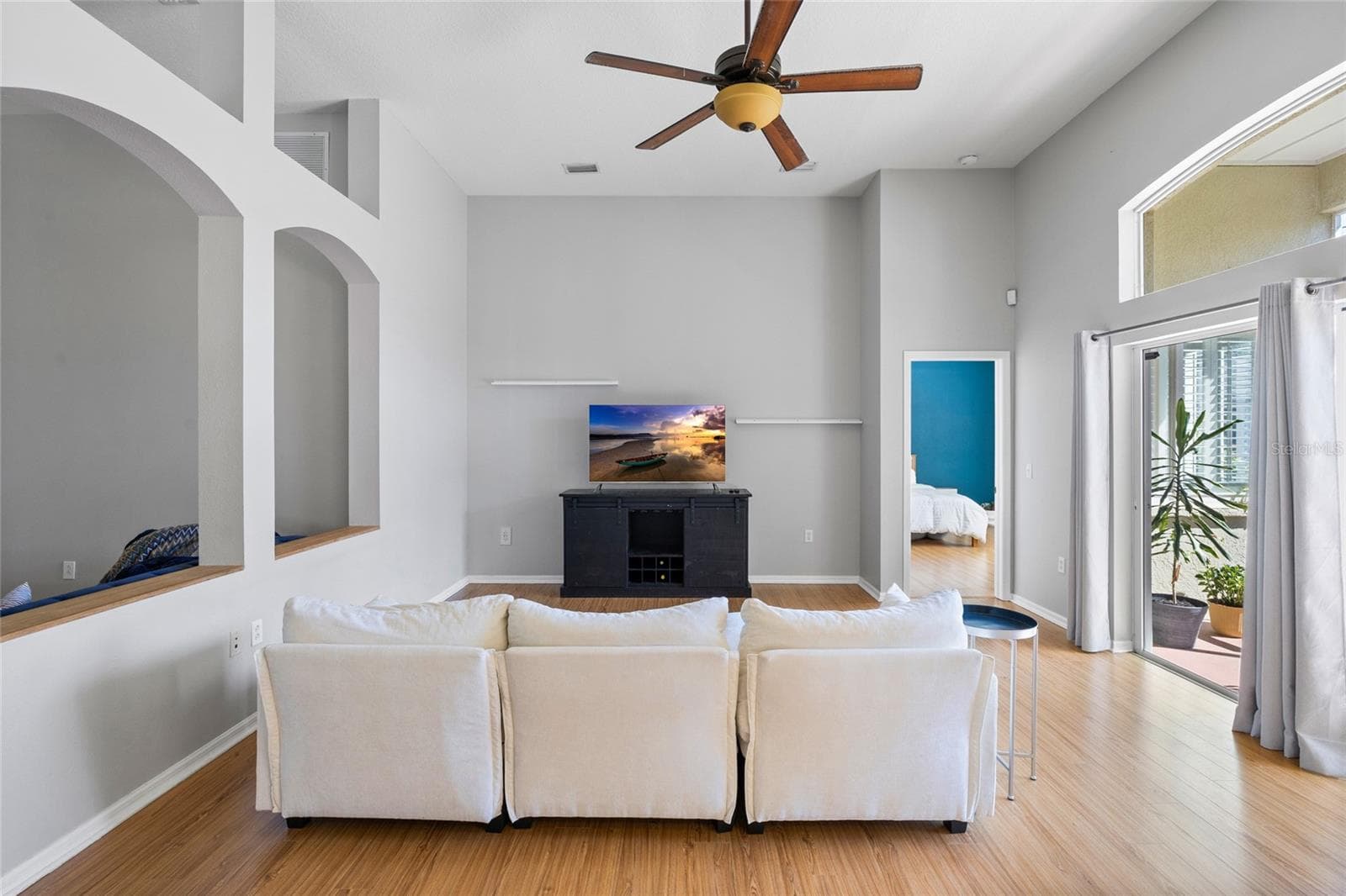 Single Family Residence at 6020 MARTINGLADE PL, LITHIA, photo 14 of 75