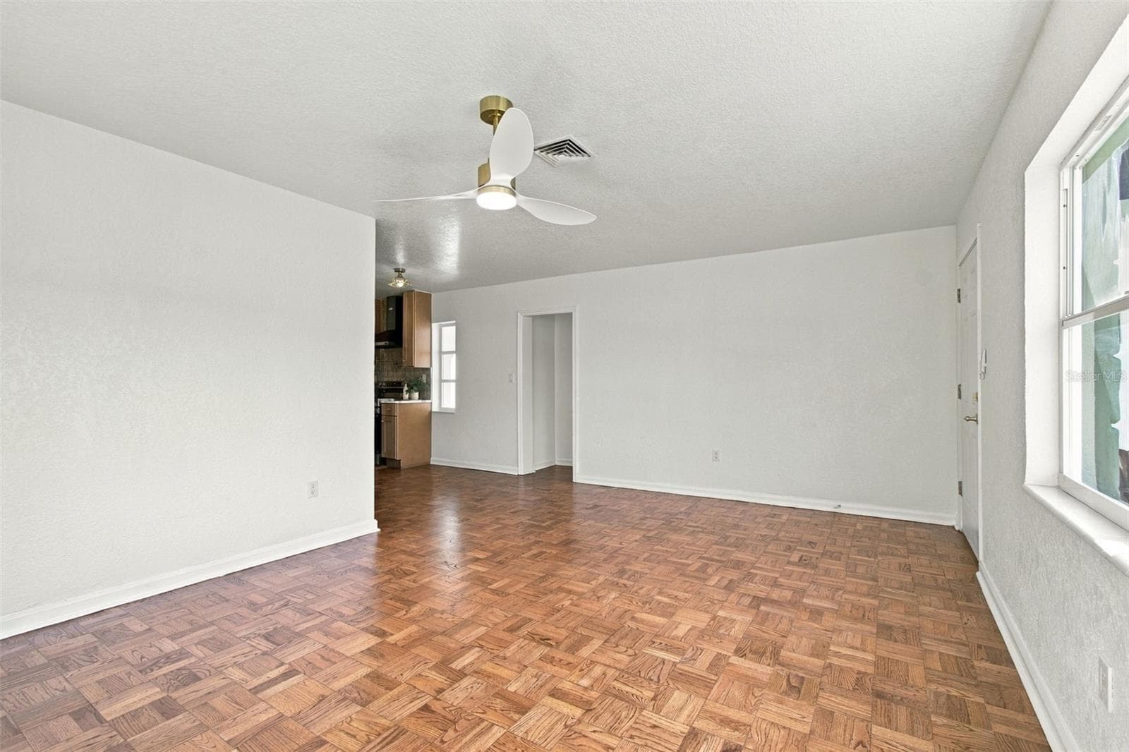 Living room - 3615 EMERSON AVE S, ST PETERSBURG