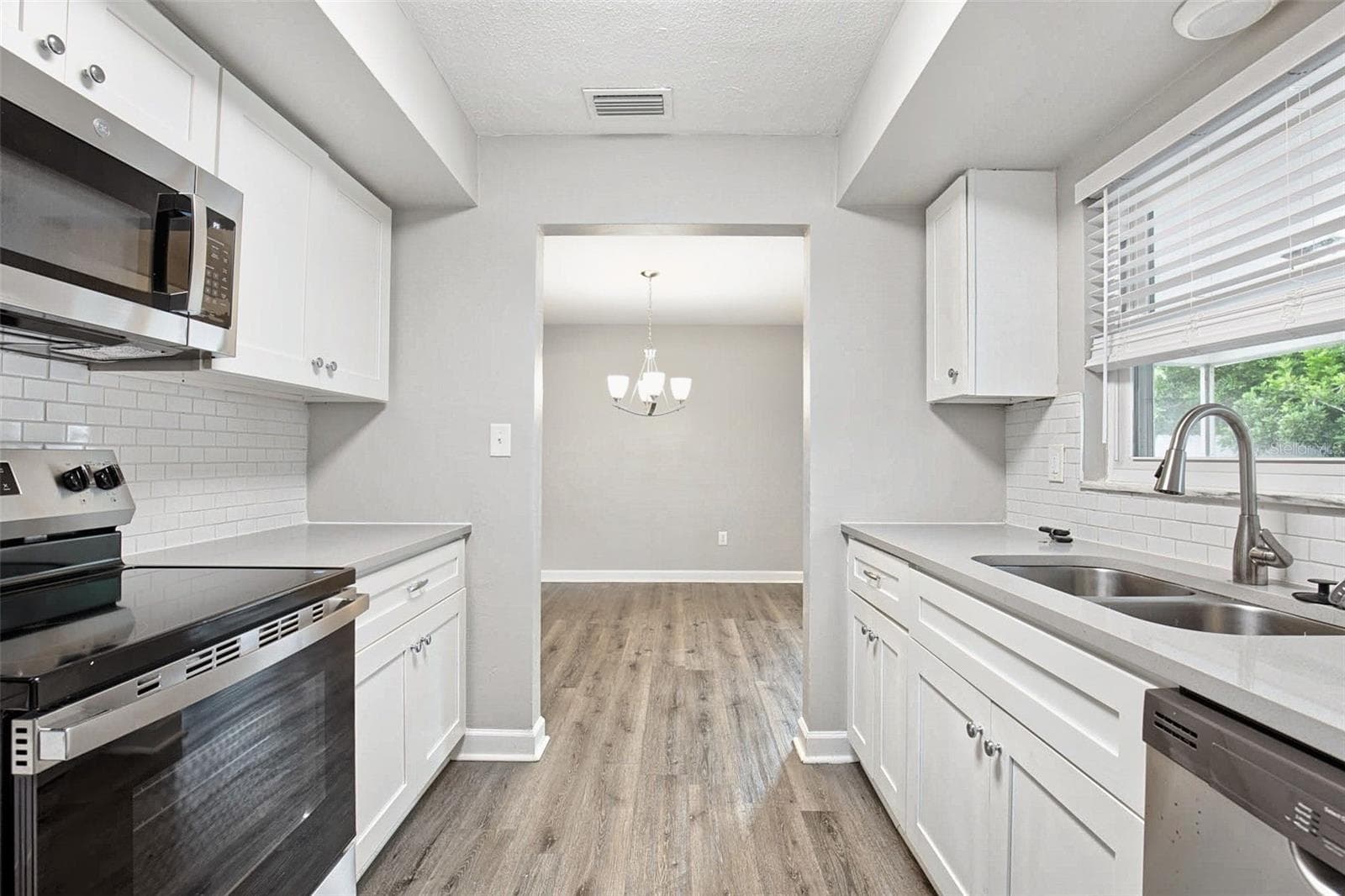Single Family Residence at 1838 GREENHILL DR, CLEARWATER, photo 16 of 30