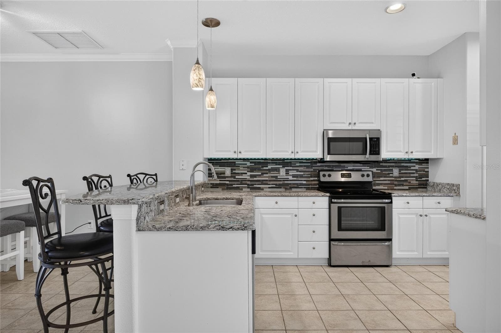 Single Family Residence at 587 BACK NINE DR, VENICE, photo 8 of 44