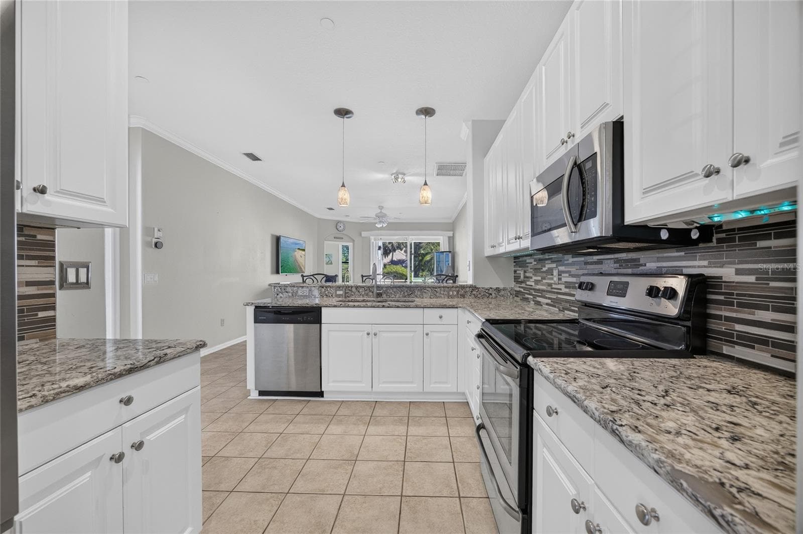 Single Family Residence at 587 BACK NINE DR, VENICE, photo 10 of 44