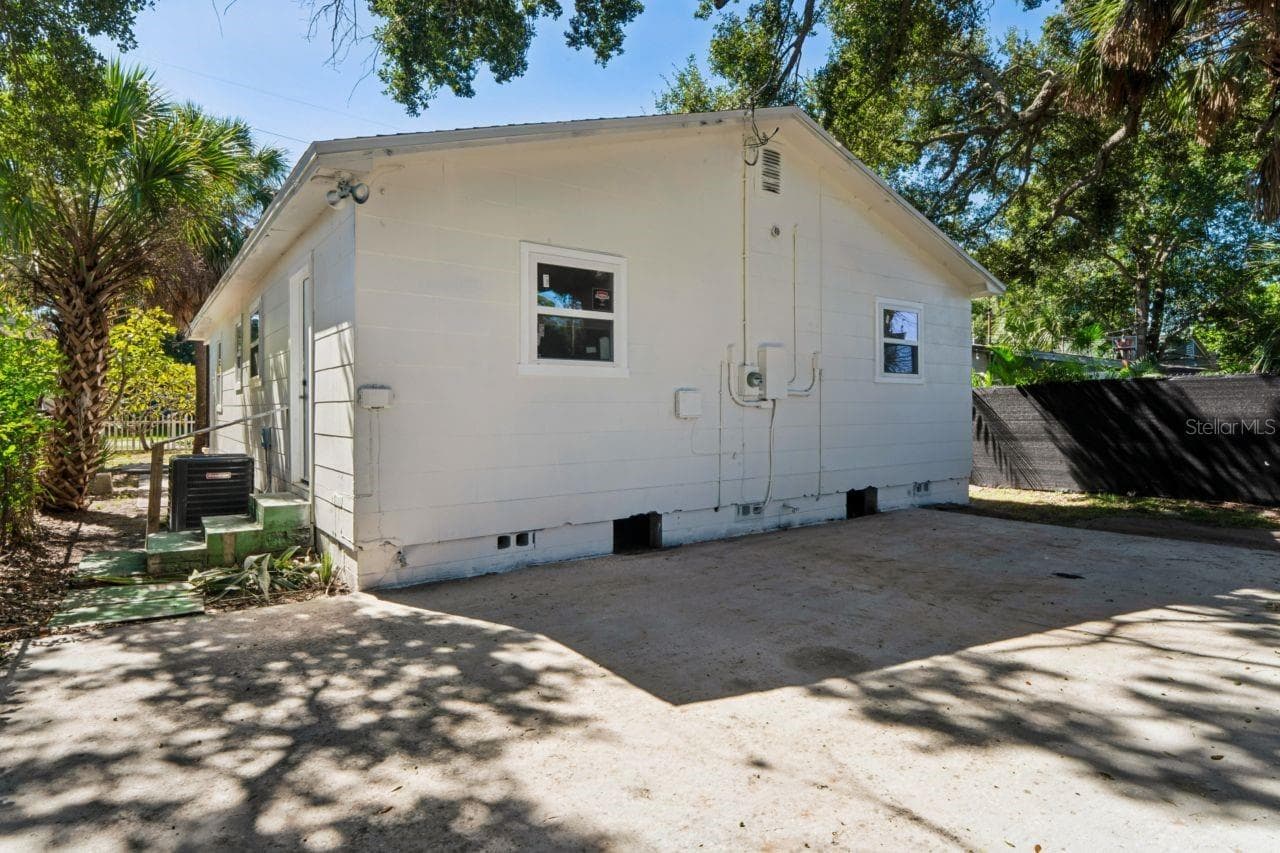 Single Family Residence at 2929 EMERSON AVE S, ST PETERSBURG, photo 30 of 36
