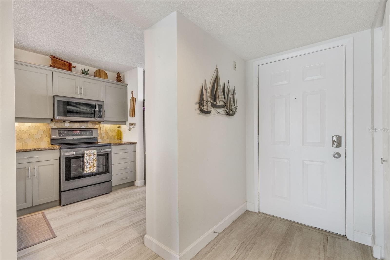 Condominium at 4460 FAIRWAYS BLVD #105, BRADENTON, photo 4 of 72
