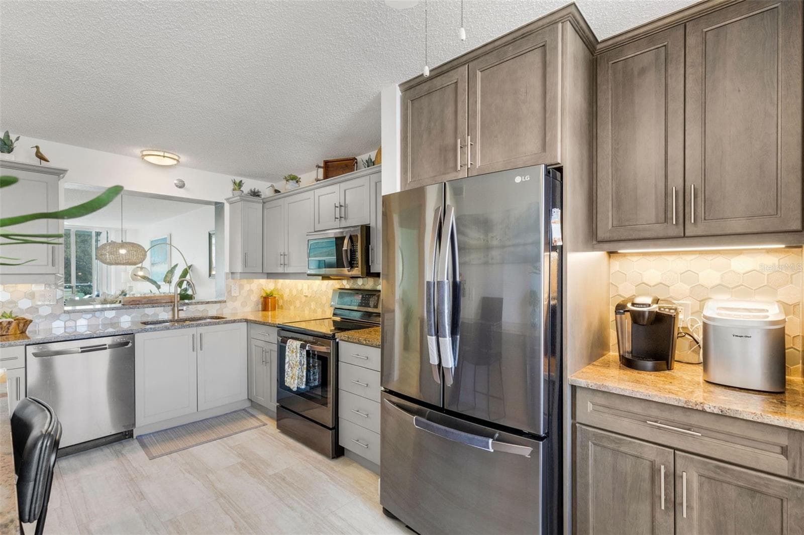 Condominium at 4460 FAIRWAYS BLVD #105, BRADENTON, photo 11 of 72