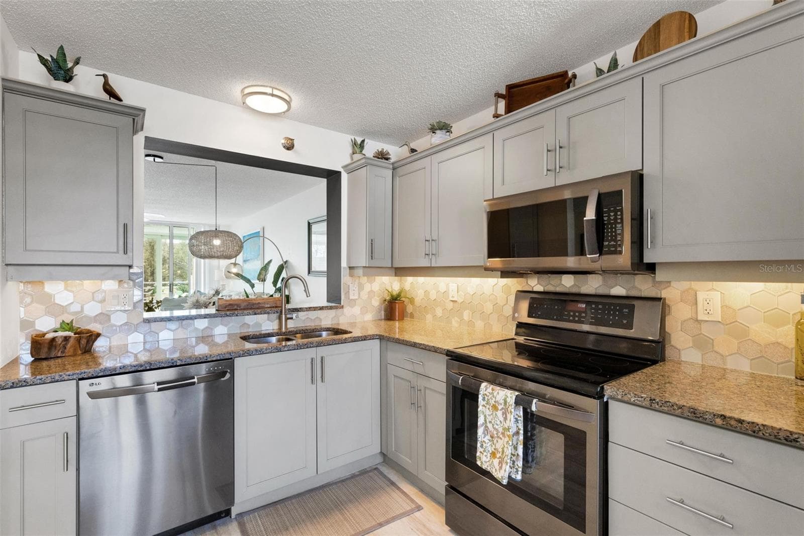 Condominium at 4460 FAIRWAYS BLVD #105, BRADENTON, photo 13 of 72