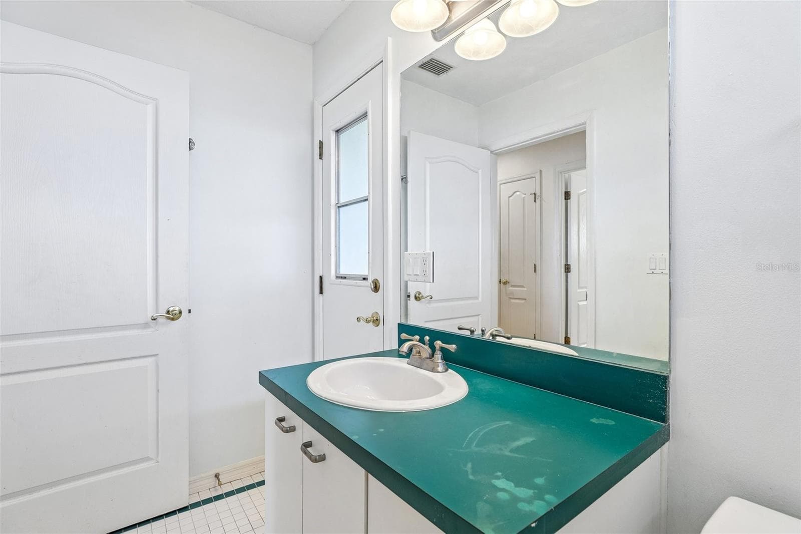 Pool/Office Bath - 7891 BRIDGESTONE DR, ORLANDO