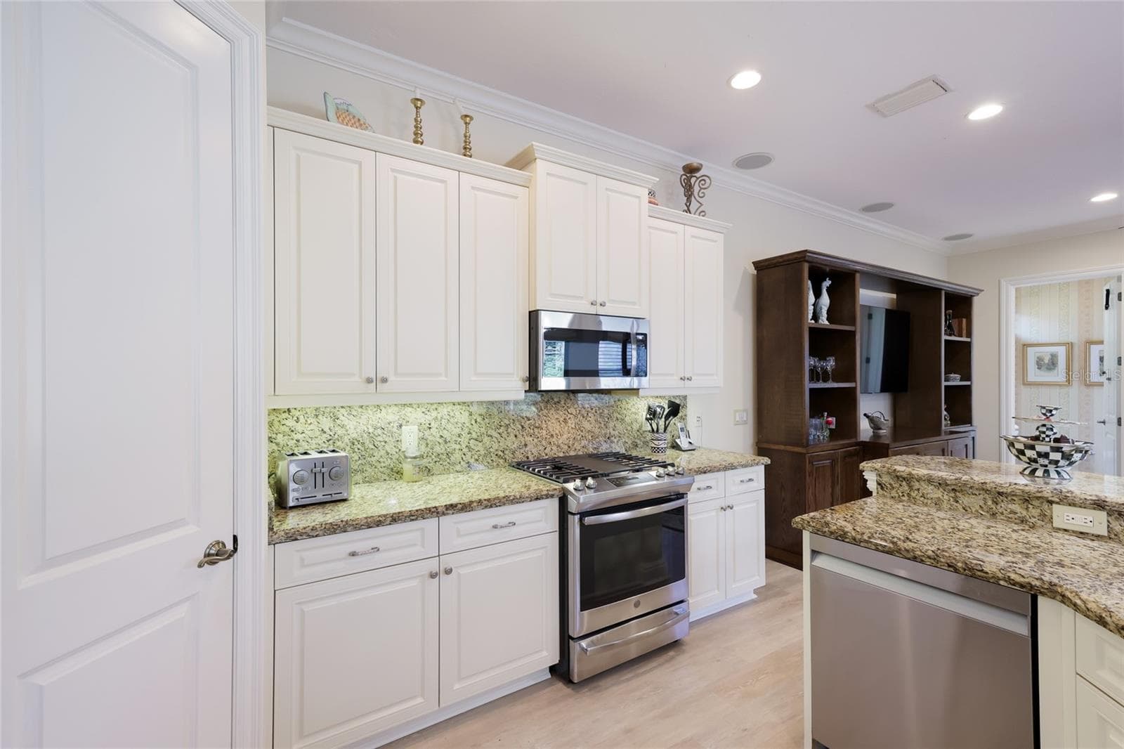 Single Family Residence at 6918 BRIER CREEK CT, LAKEWOOD RANCH, photo 17 of 65
