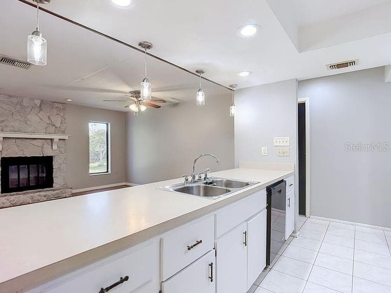 Single Family Residence at 4045 SAIL DR, NEW PORT RICHEY, photo 7 of 27