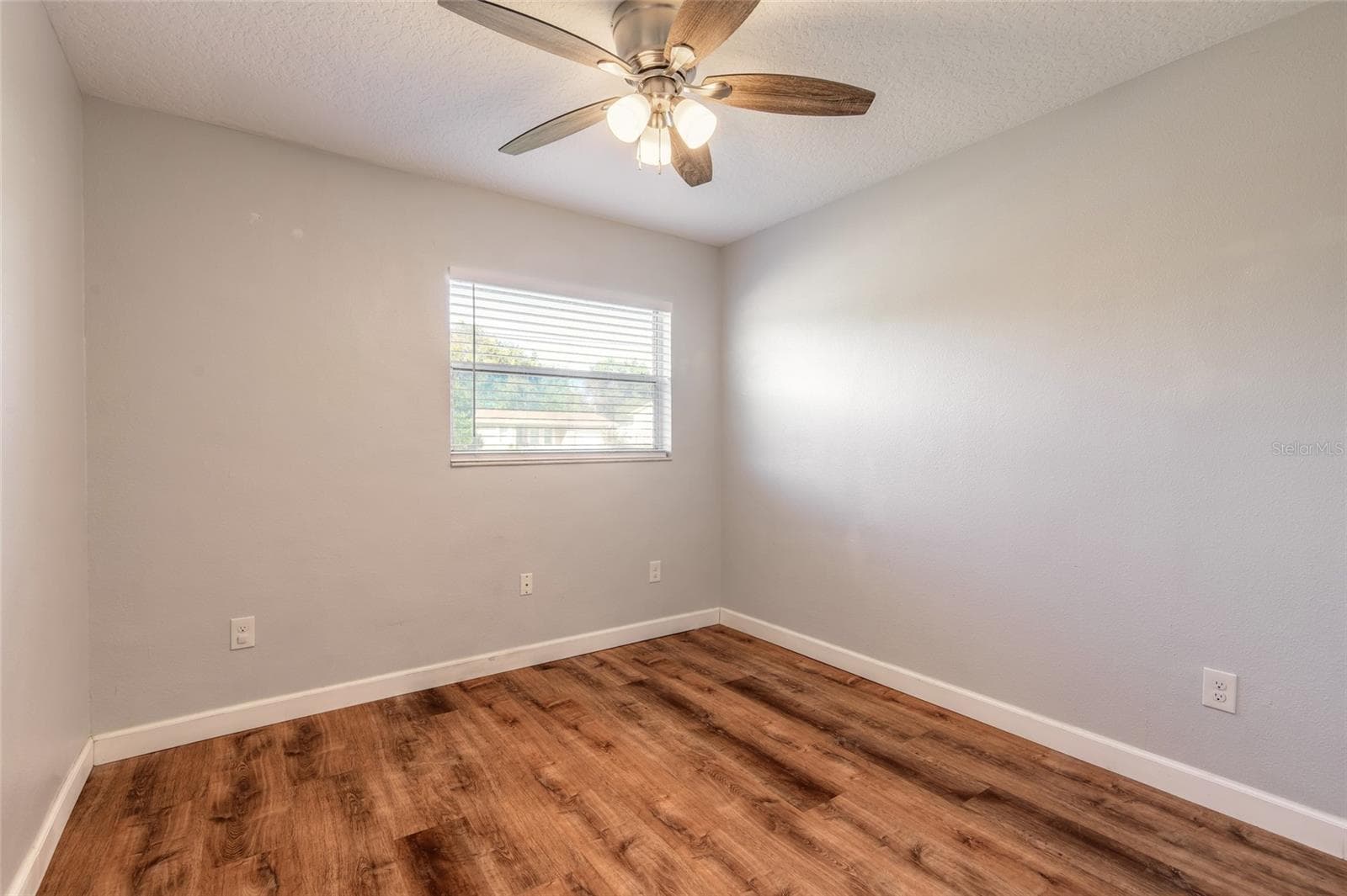 Single Family Residence at 228 E HOLLY DR, ORANGE CITY, photo 13 of 37