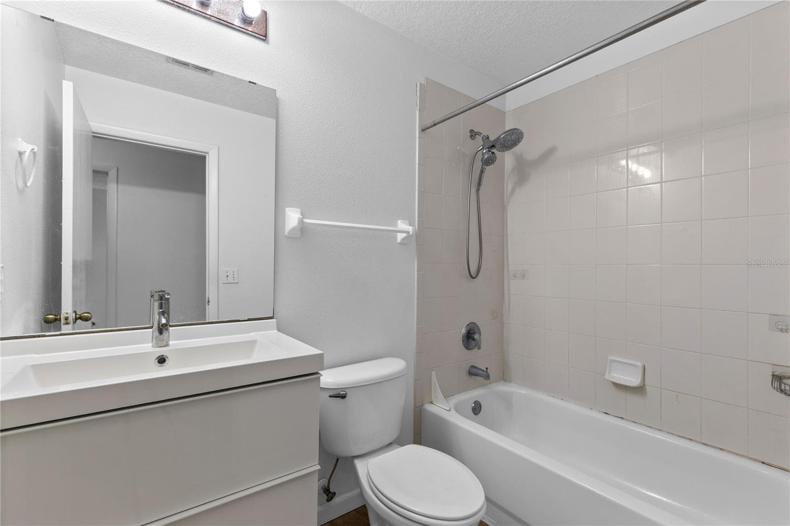 Guest Bathroom - 12916 LEXINGTON SUMMIT ST, ORLANDO