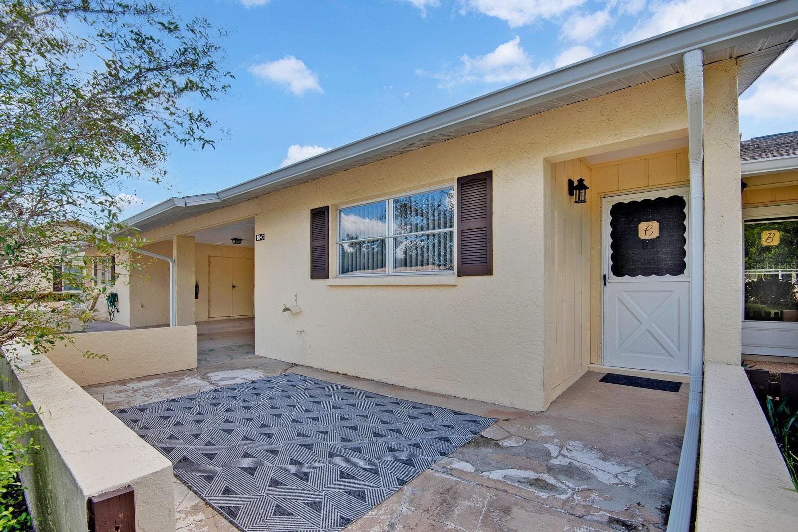 390 301 BLVD W #10C