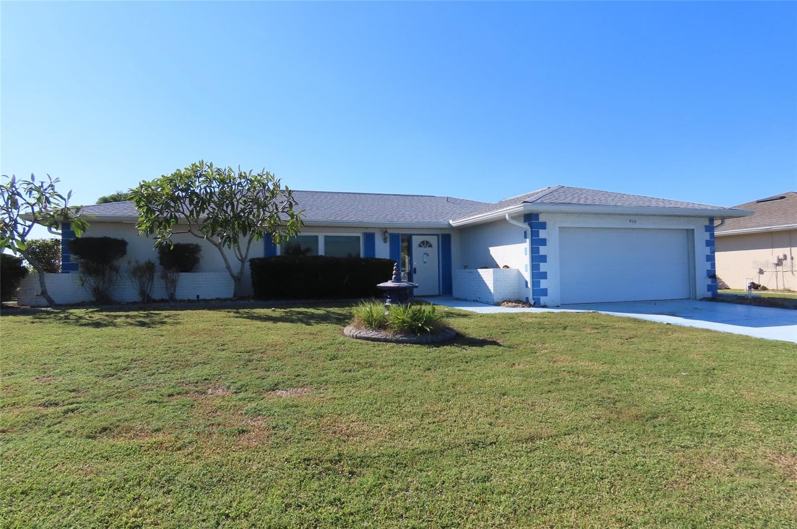 910 EL RANCHO DR