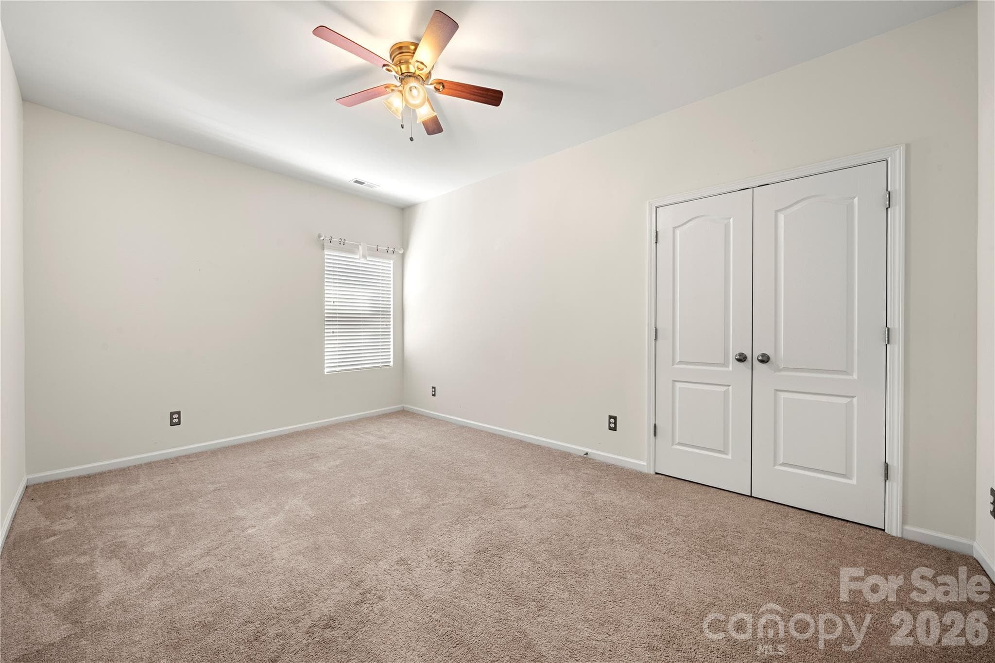 Single Family Residence at 14719 Glenduff Place, Charlotte, photo 8 of 13