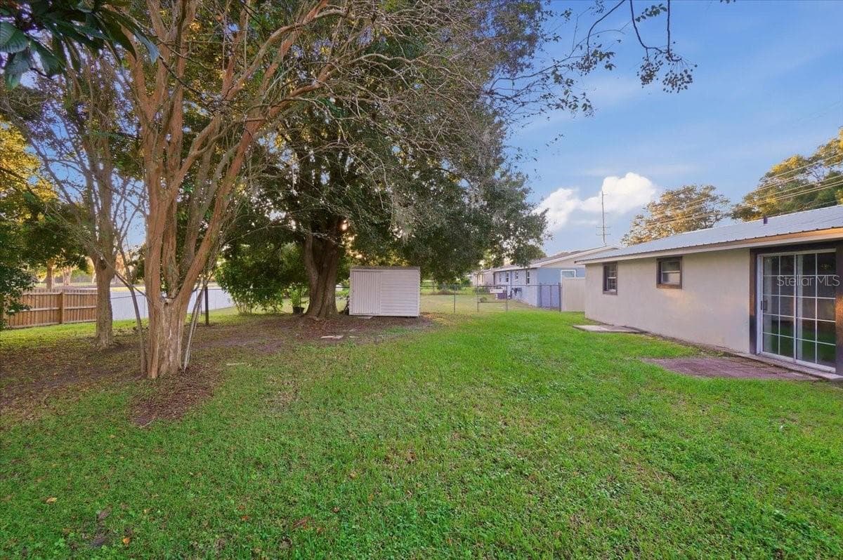 Single Family Residence at 812 WINDSOR ST, LAKELAND, photo 20 of 25