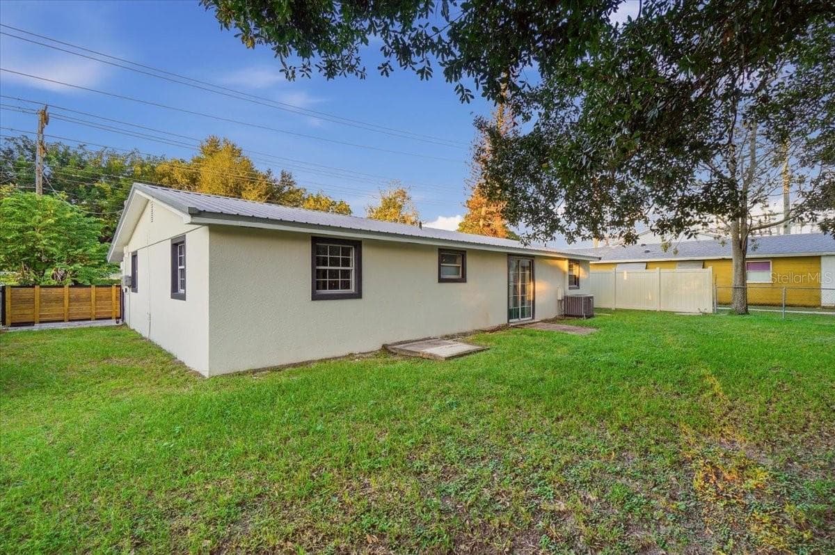 Single Family Residence at 812 WINDSOR ST, LAKELAND, photo 23 of 25