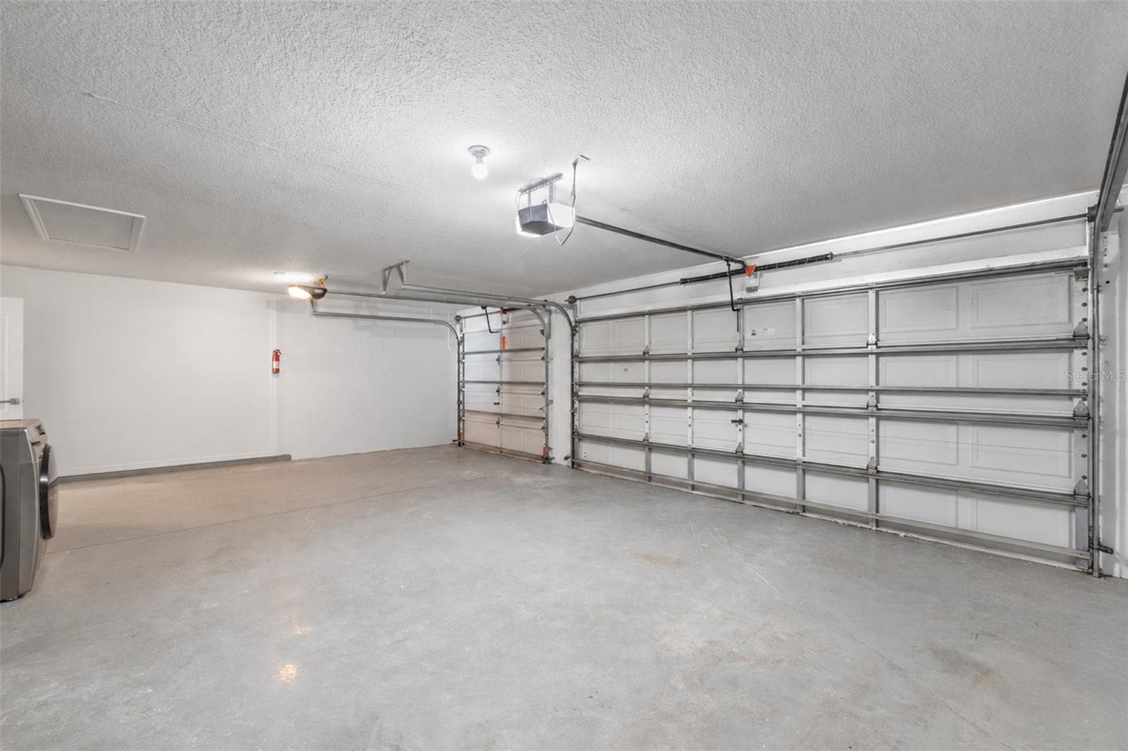 Garage - 10416 MEADOW SPRING DR, TAMPA