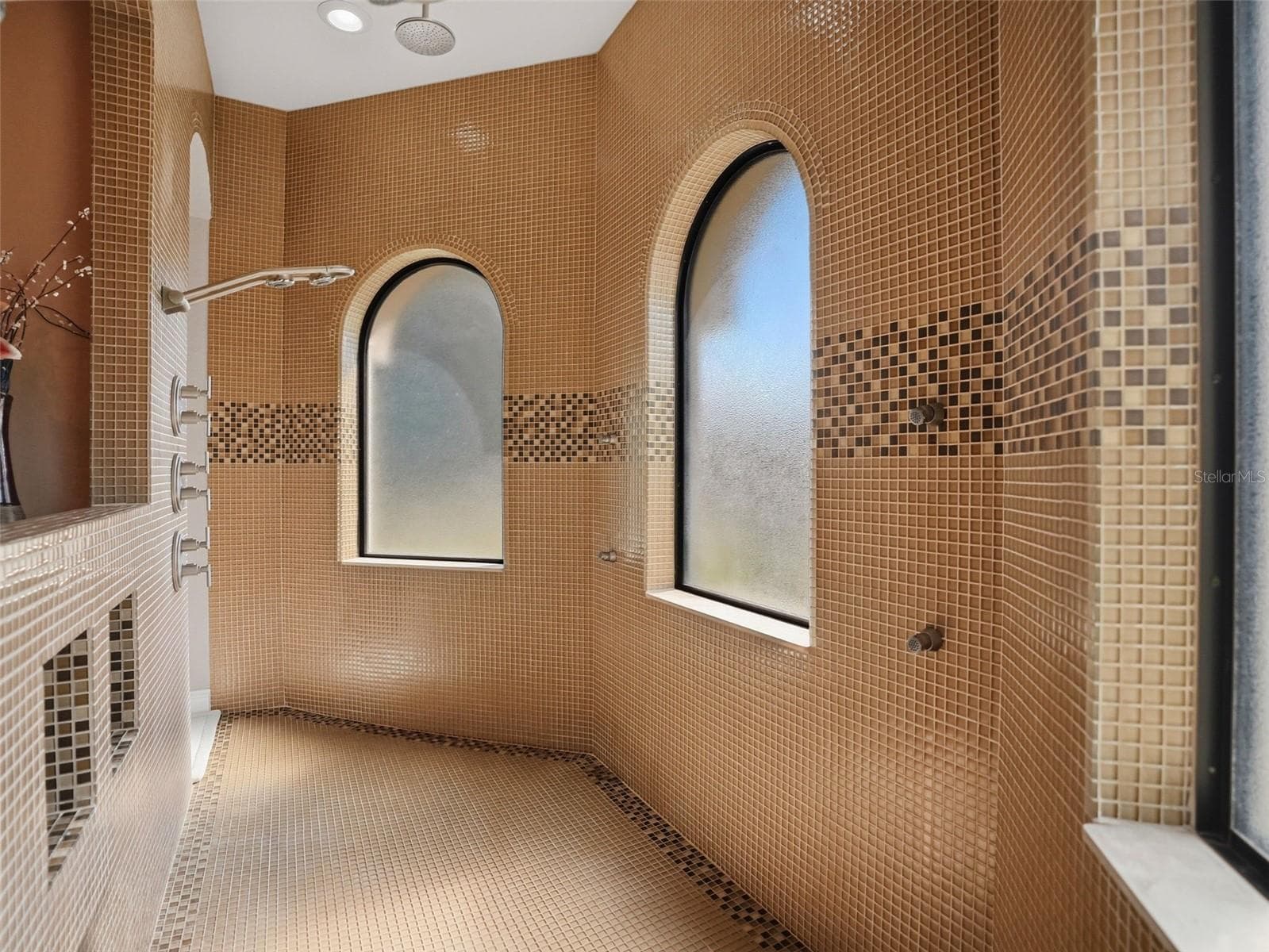 Primary Bathroom - Shower - 1450 VIRGINIA LEE CIR, BROOKSVILLE