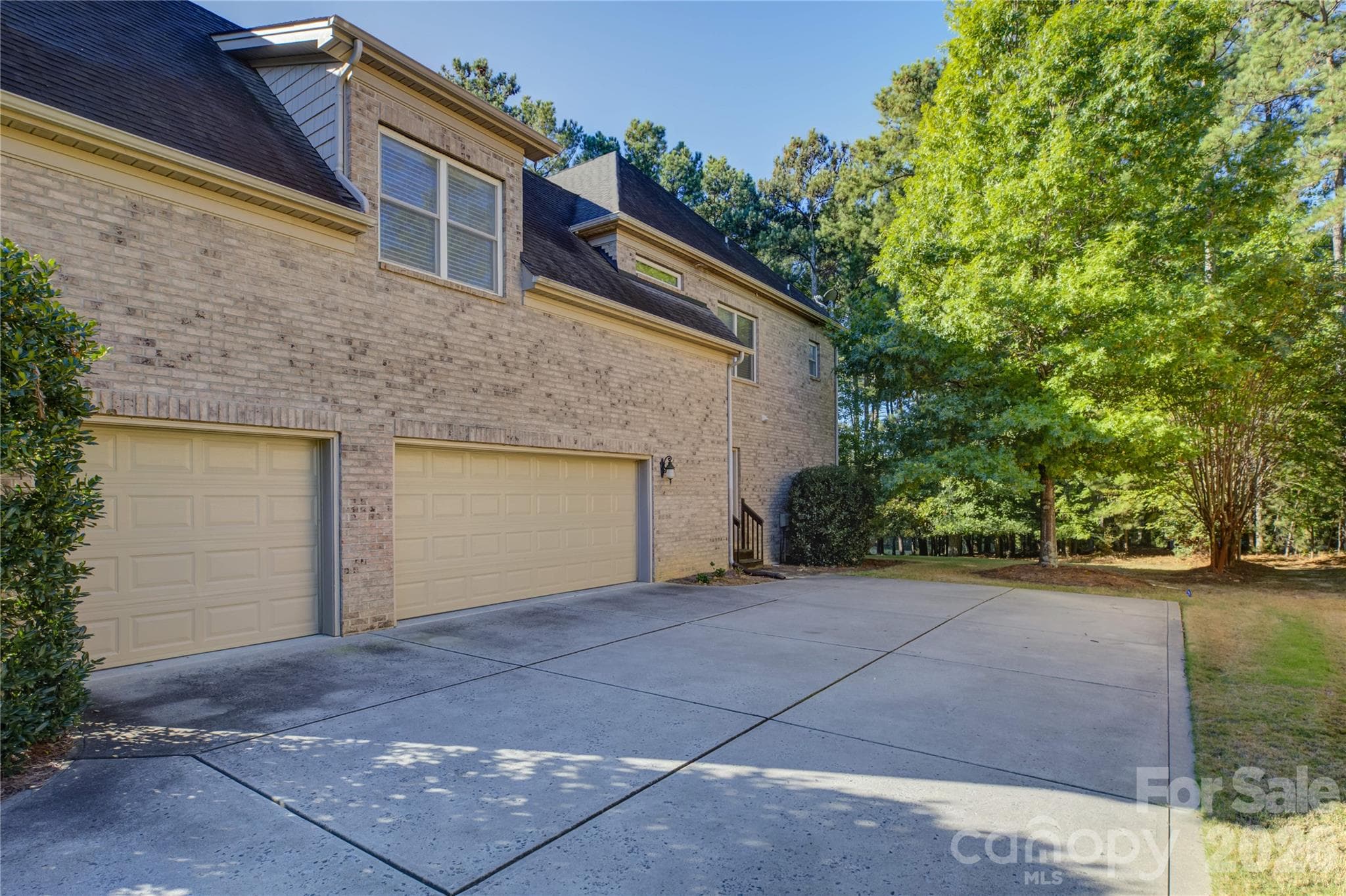 3 car side load garage - 17733 Colleton River Lane, Charlotte