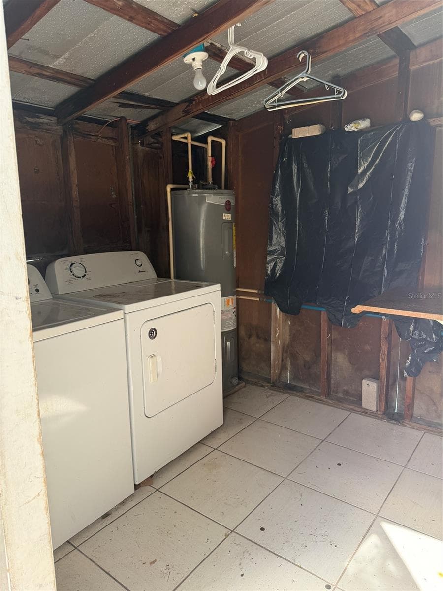 Outside laundry area. - 4120 BUENA VISTA LN, HOLIDAY