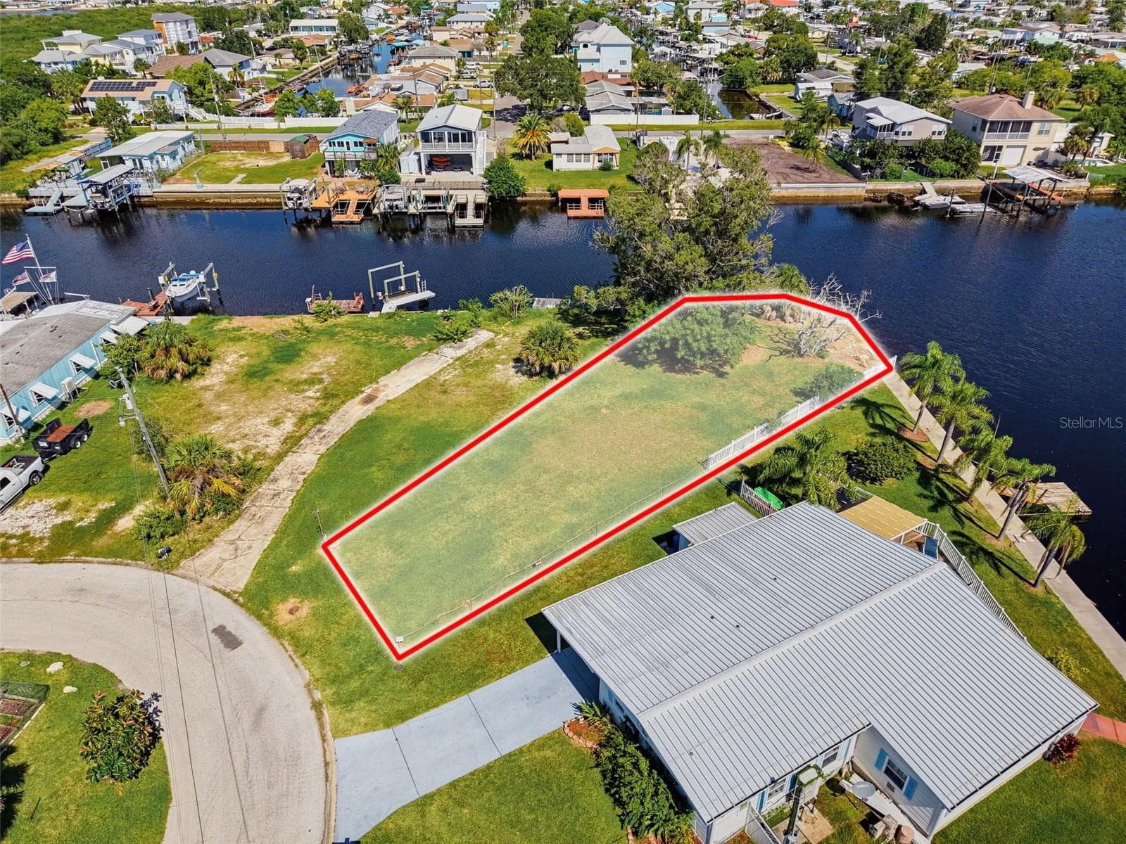 A FANTASTIC LOT - 13124 CABIN CT, HUDSON