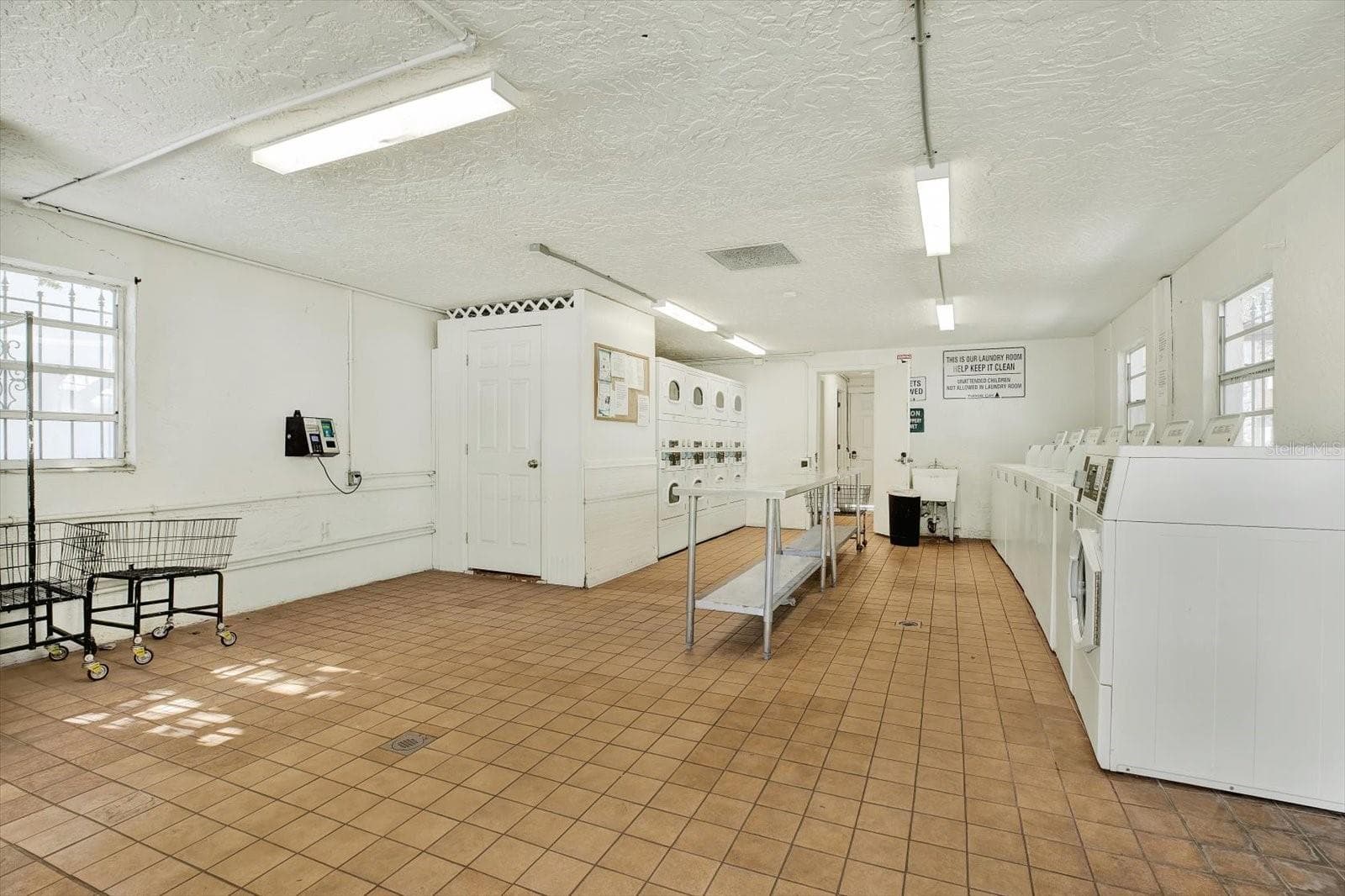 Laundry room - 9125 TUDOR DR #D109, TAMPA