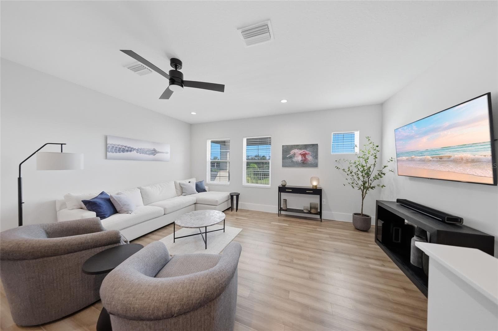 Single Family Residence at 8281 PAVIA WAY, LAKEWOOD RANCH, photo 40 of 98