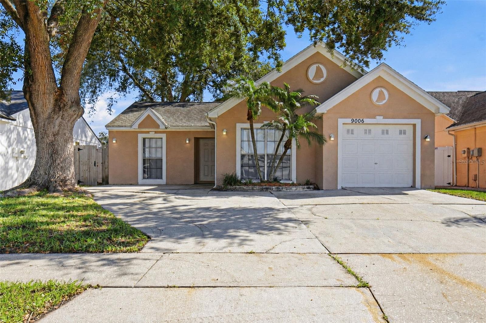 Single Family Residence at 9006 DIXIANA VILLA CIR, TAMPA, photo 6 of 109