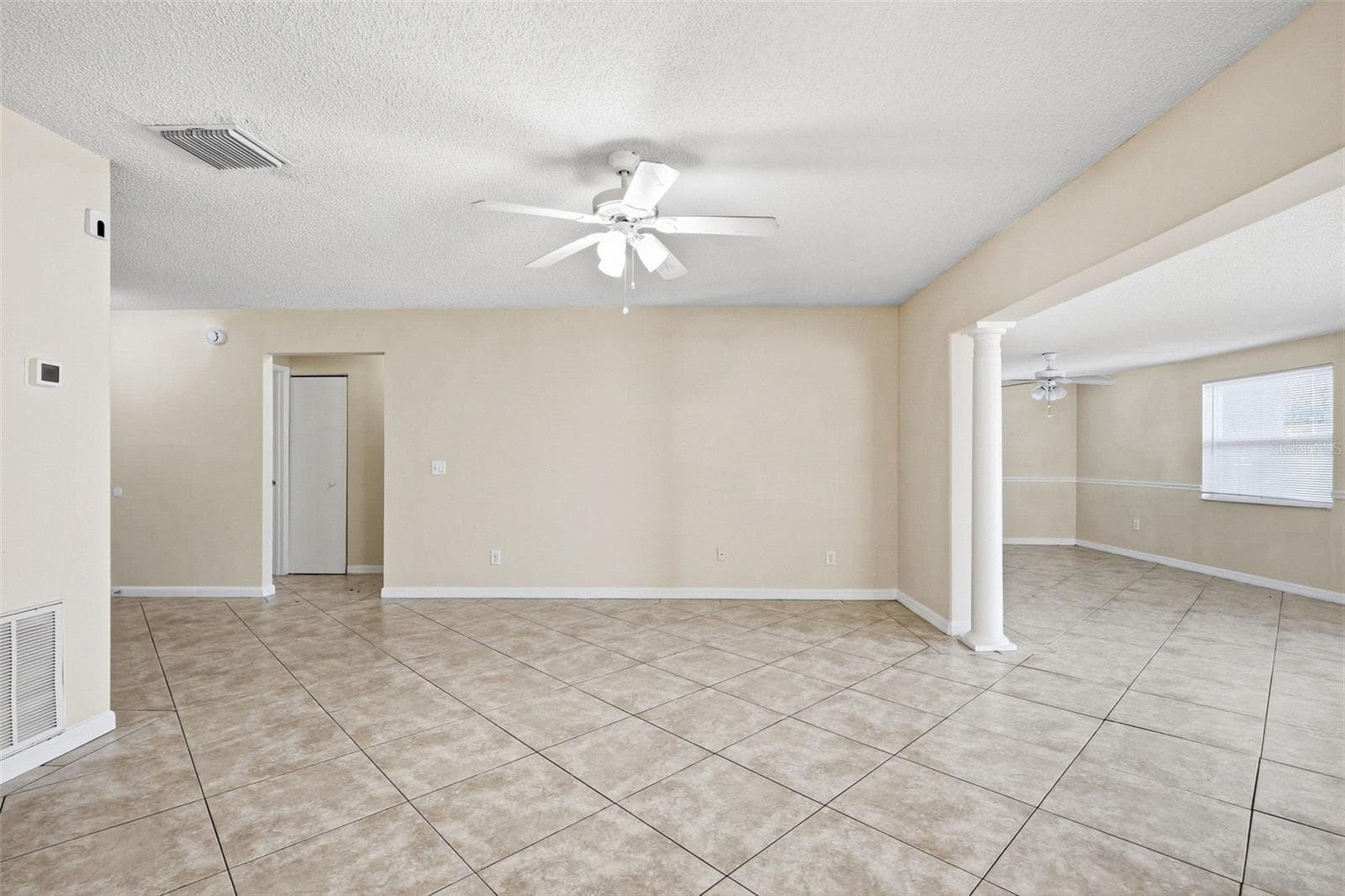 Single Family Residence at 9006 DIXIANA VILLA CIR, TAMPA, photo 10 of 109
