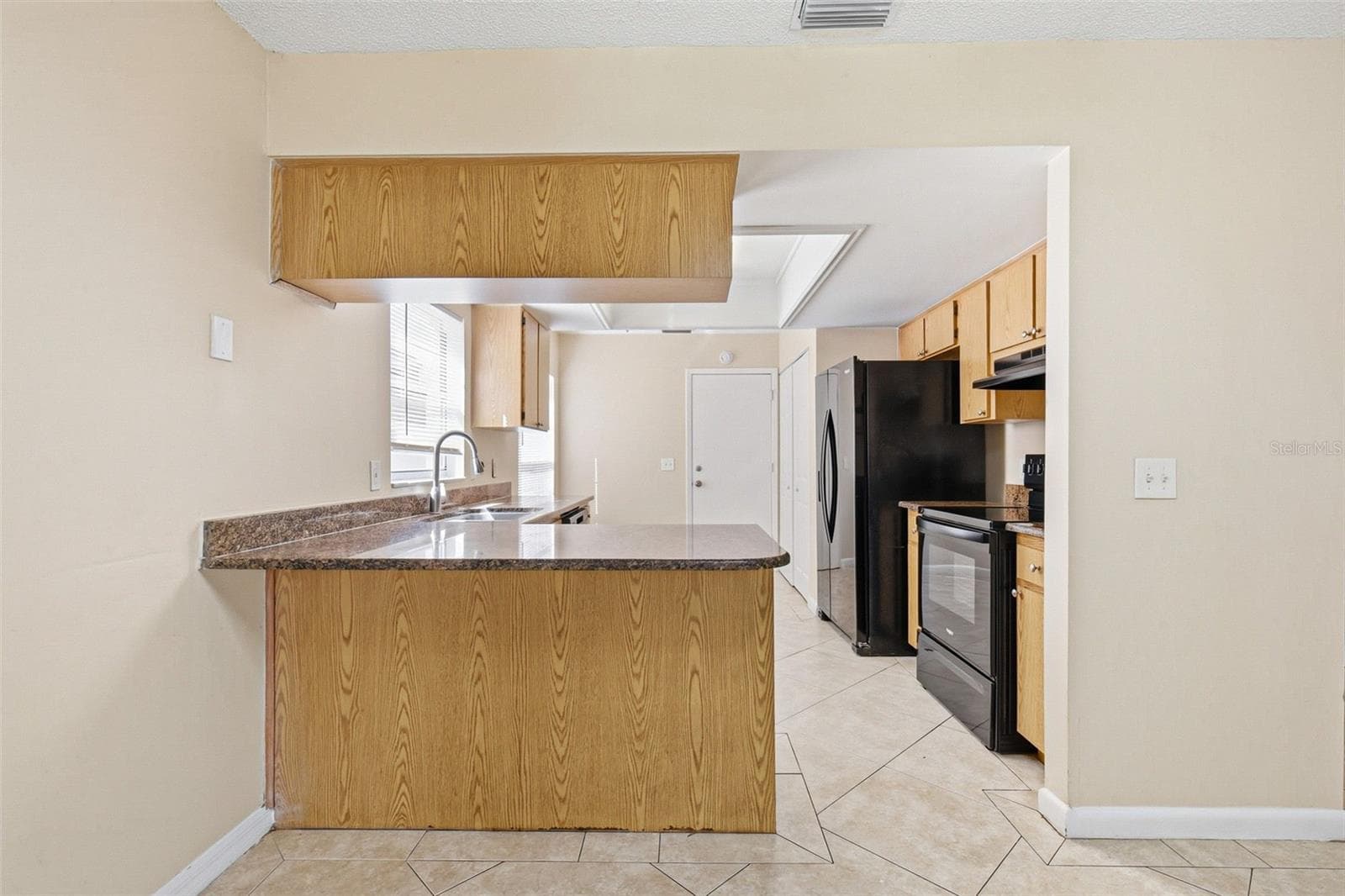 Single Family Residence at 9006 DIXIANA VILLA CIR, TAMPA, photo 22 of 109