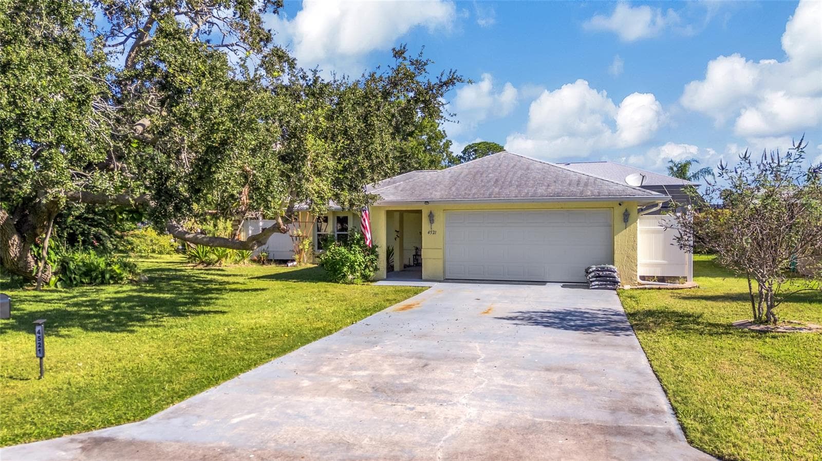 Single Family Residence at 4521 MITCHER RD, NEW PORT RICHEY, photo 2 of 39