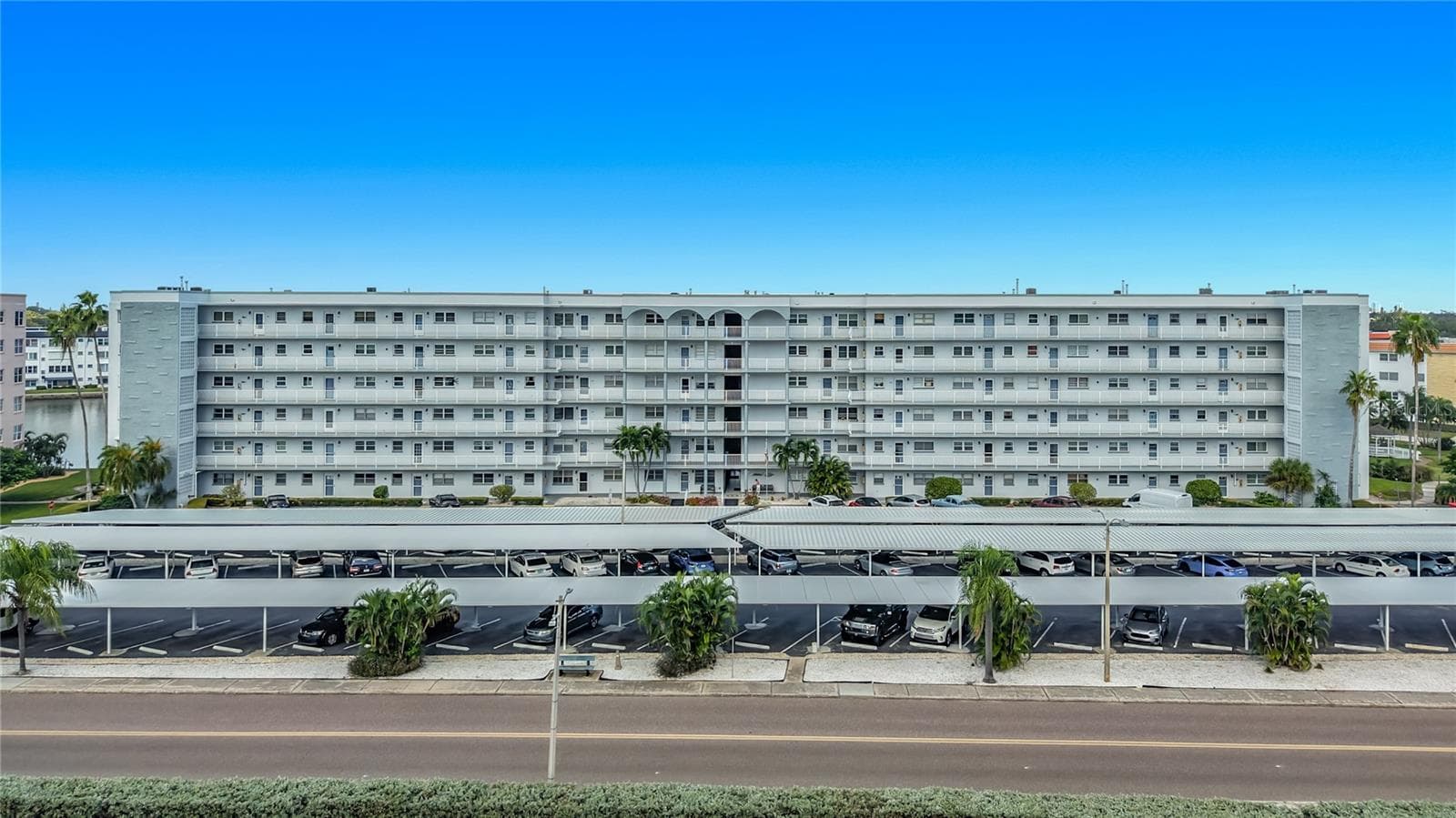 5925 SHORE BLVD S #611