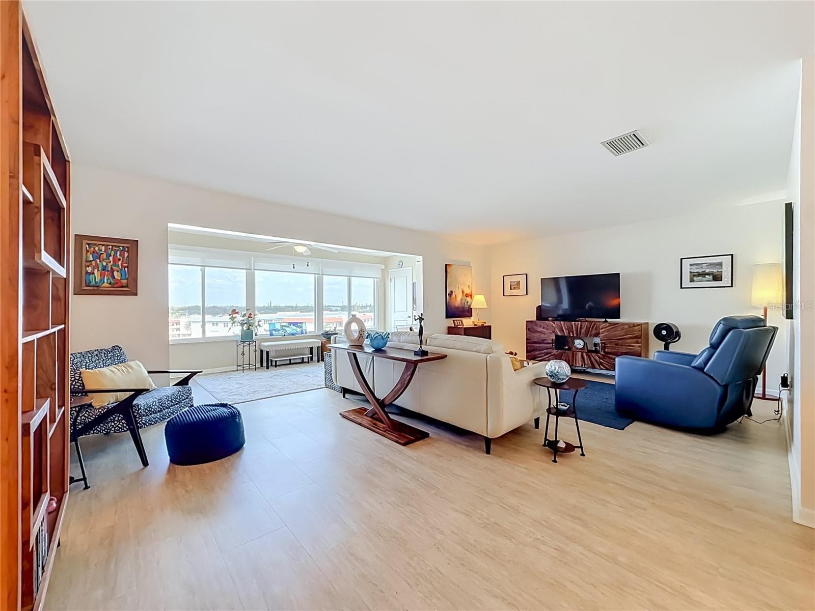 Condominium at 5925 SHORE BLVD S #611, GULFPORT, photo 9 of 31