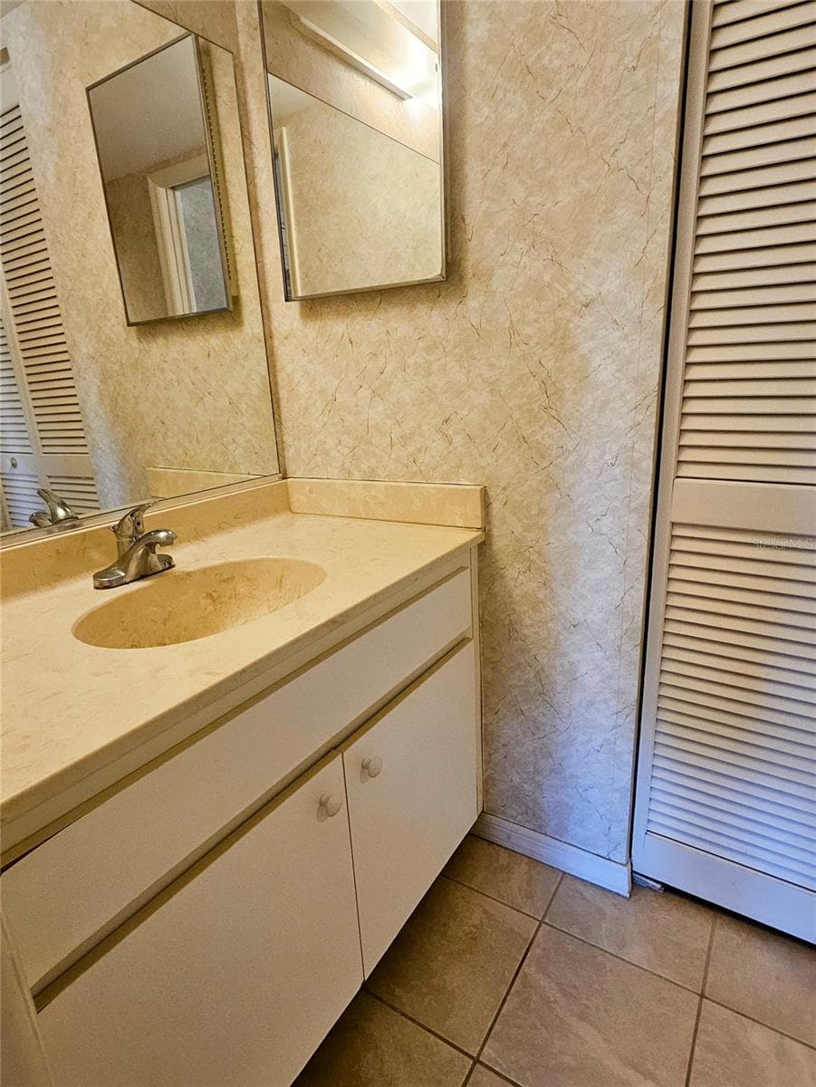 Condominium at 418 CERROMAR CT #257, VENICE, photo 46 of 57