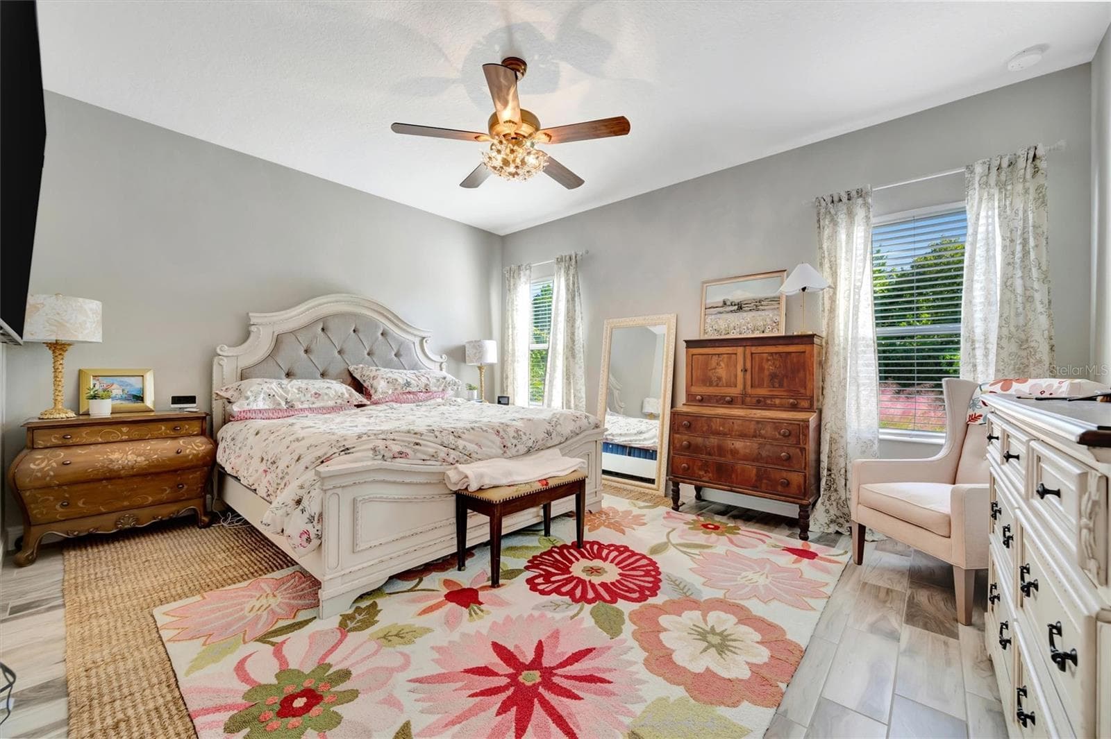 Light and airy primaty bedroom - 11115 SAND PINE LN, PARRISH