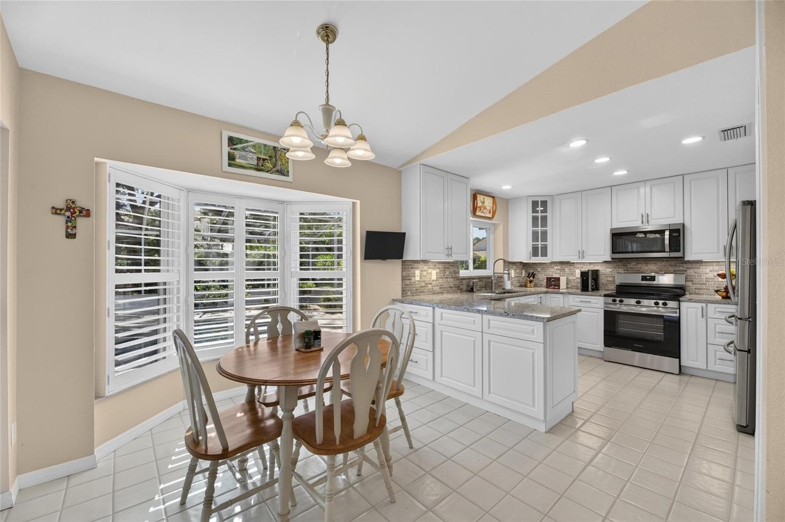 Single Family Residence at 5713 GARDEN LAKES MAJESTIC, BRADENTON, photo 15 of 100