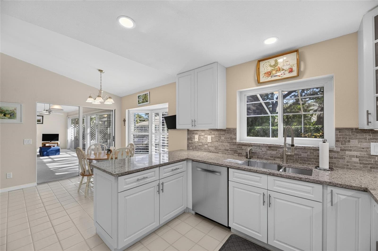 Single Family Residence at 5713 GARDEN LAKES MAJESTIC, BRADENTON, photo 23 of 100
