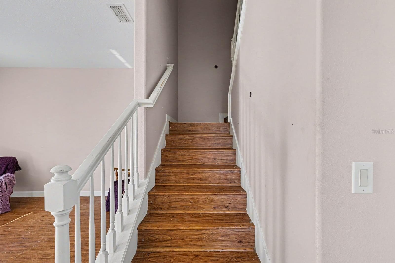 Staircase With White Rails & Wood Steps Connects Upper & Lower Levels - 5705 NEW INDEPENDENCE PKWY, WINTER GARDEN