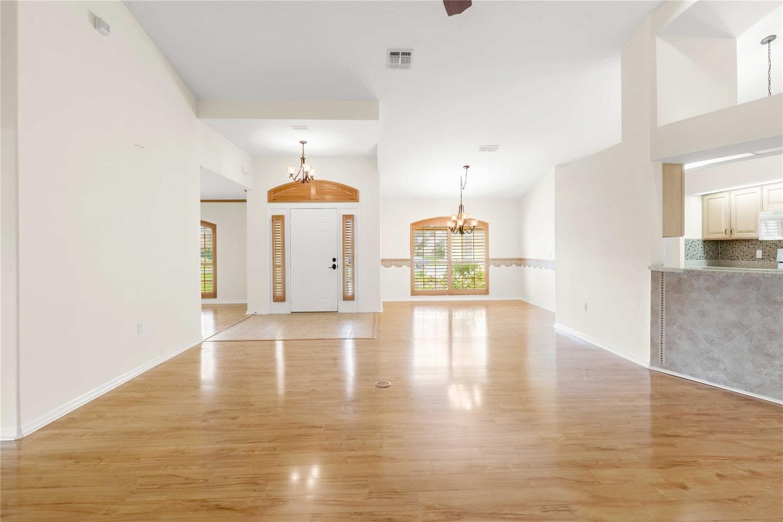 Single Family Residence at 12404 PALM RIDGE DR, SAN ANTONIO, photo 3 of 47