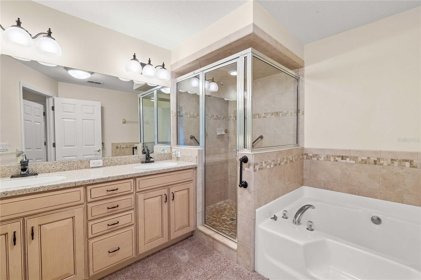 Single Family Residence at 12404 PALM RIDGE DR, SAN ANTONIO, photo 20 of 47