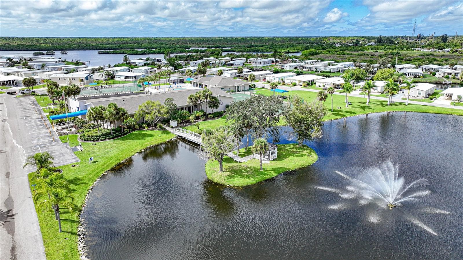 Manufactured Home at 110 MARTINIQUE RD, NORTH PORT, photo 12 of 73