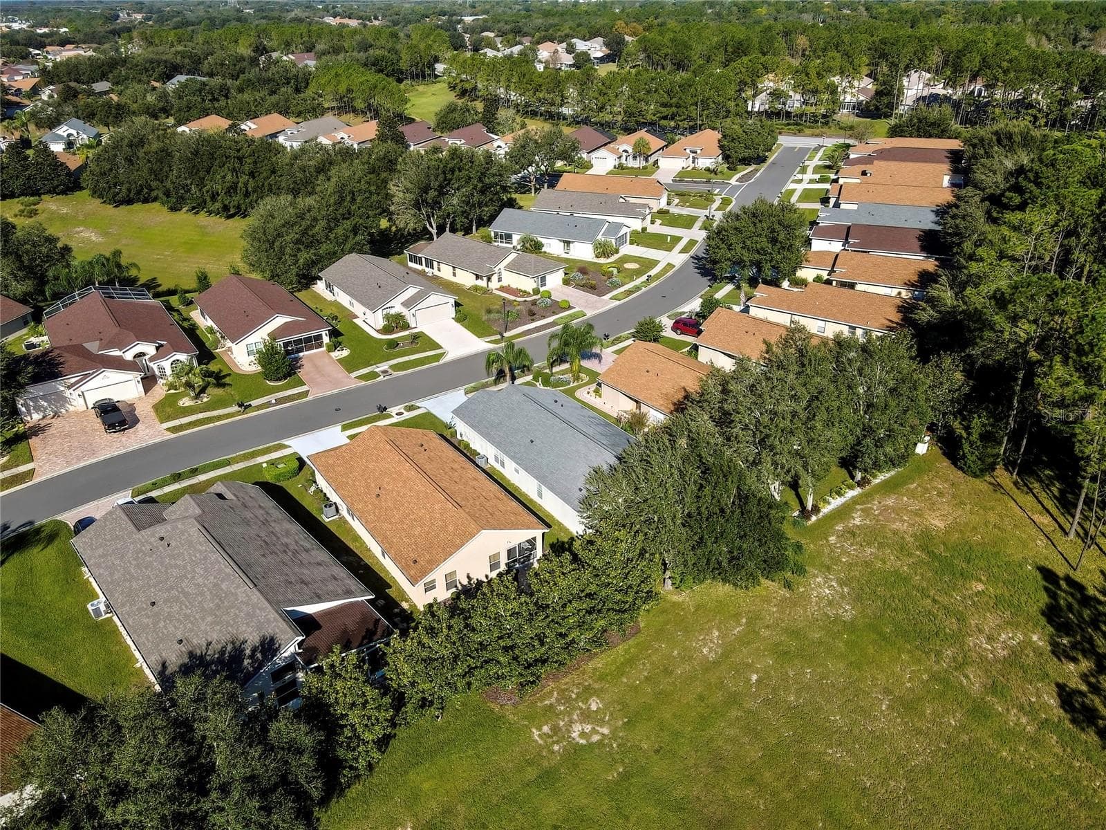 Single Family Residence at 300 HARTFORD CT, SPRING HILL, photo 42 of 63
