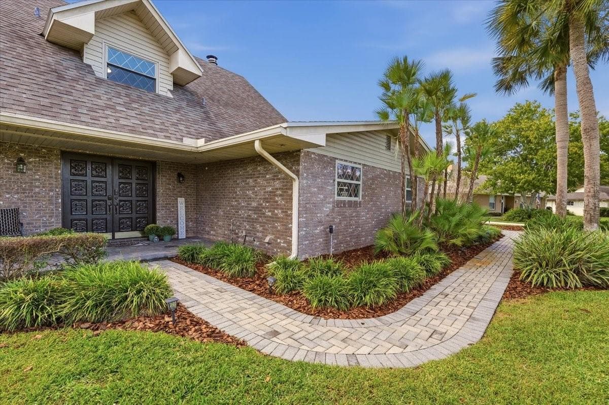 Single Family Residence at 70 GREENFIELD CT, WINTER HAVEN, photo 3 of 38