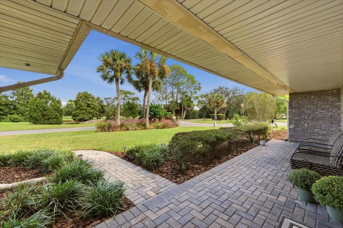 Single Family Residence at 70 GREENFIELD CT, WINTER HAVEN, photo 4 of 38